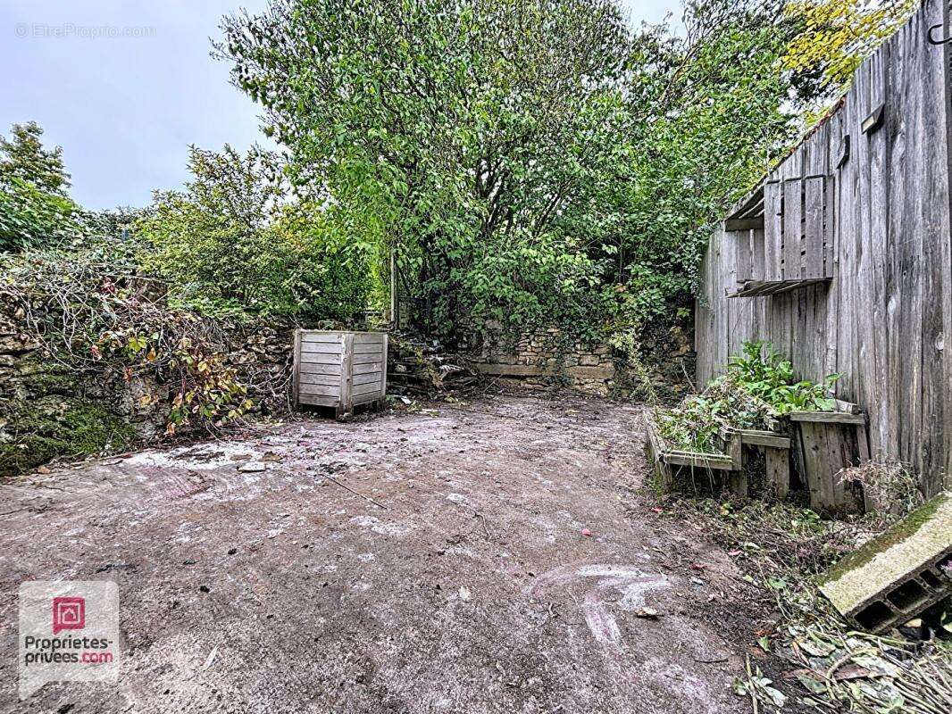 Maison à LAITRE-SOUS-AMANCE