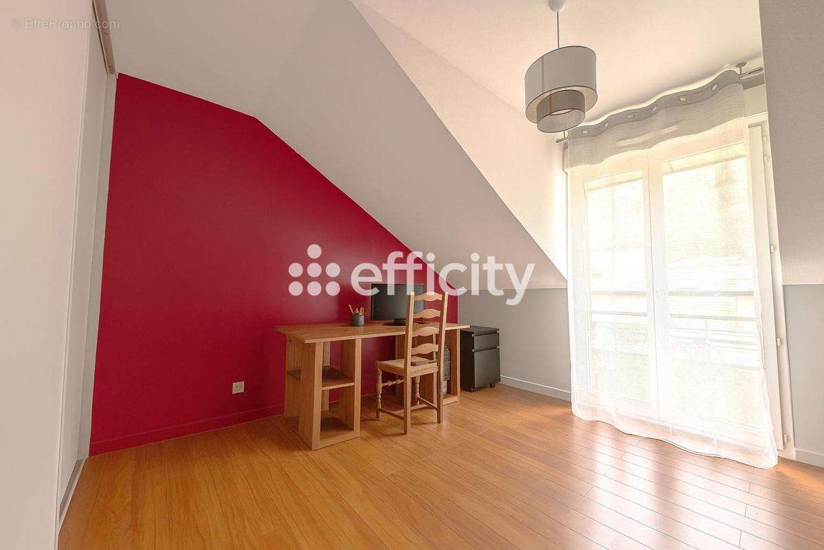 Maison à SAINT-EGREVE