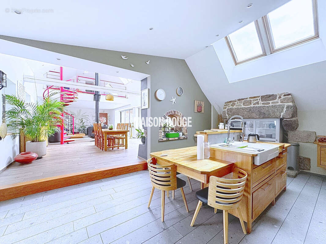 PEDERNEC - Magnifique maison en pierre de caractère avec piscine chauffée et dépendances ! - photo 6