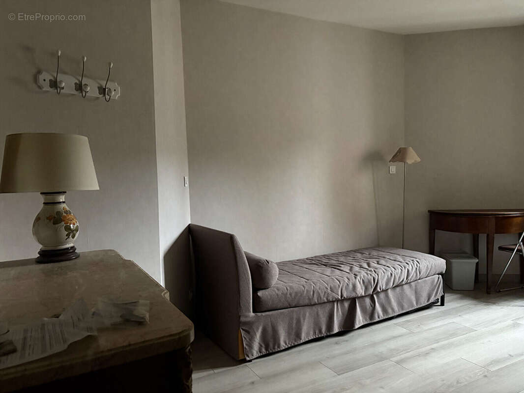 Studio de 15 m² en étage élevé avec ascenseur - photo 3