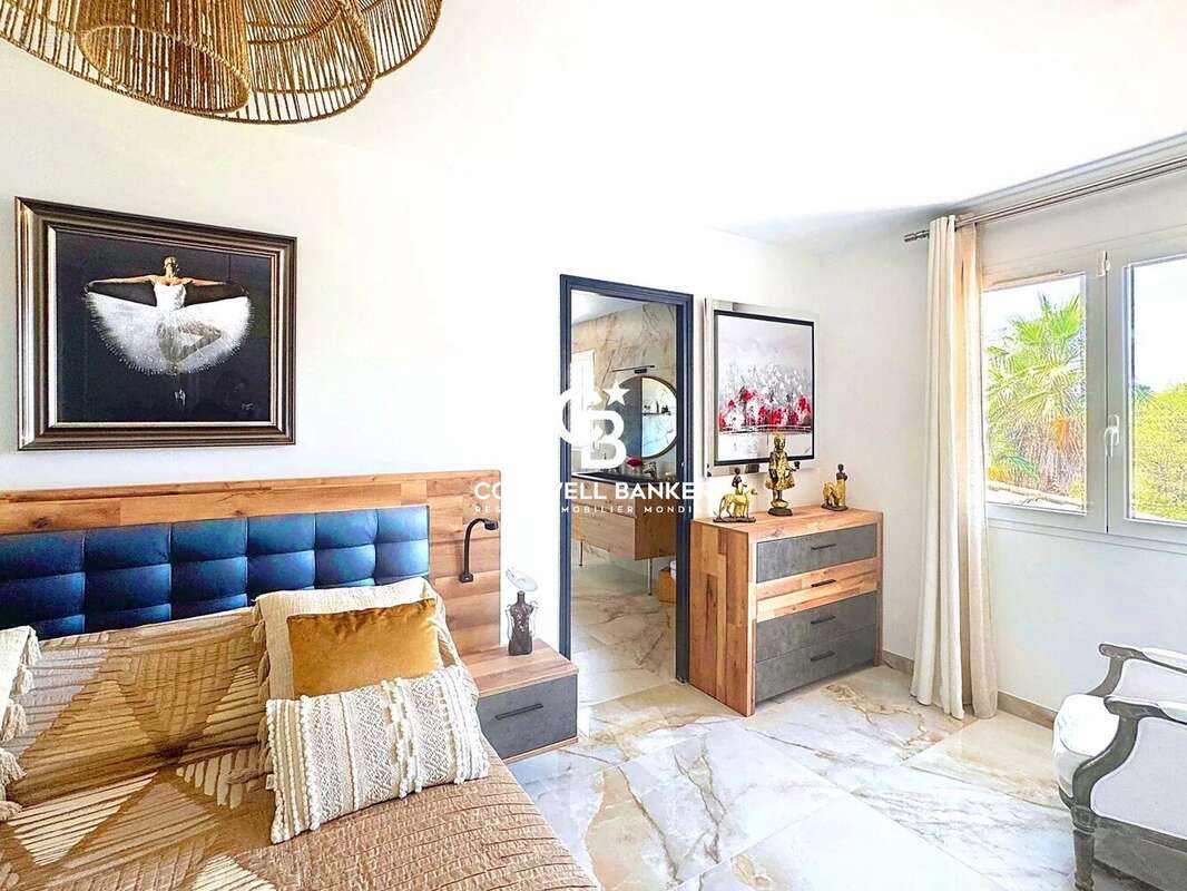 Hauteurs PUGET-SUR-ARGENS – Var est balnéaire Villa de prestige de 245 m² entourée d’un terrain paysager de 5 137 m² - photo 29