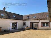 Maison à TREMBLAY-LES-VILLAGES