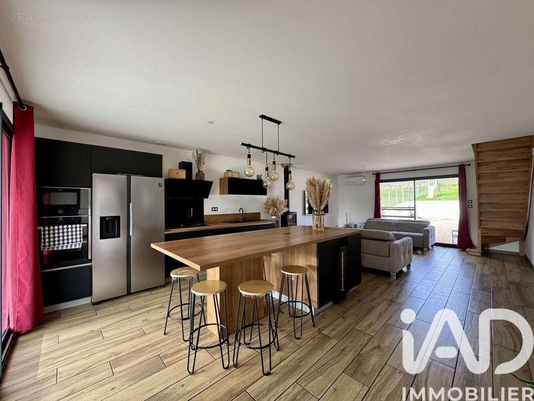 Maison 101 m² à Lye  - photo 2