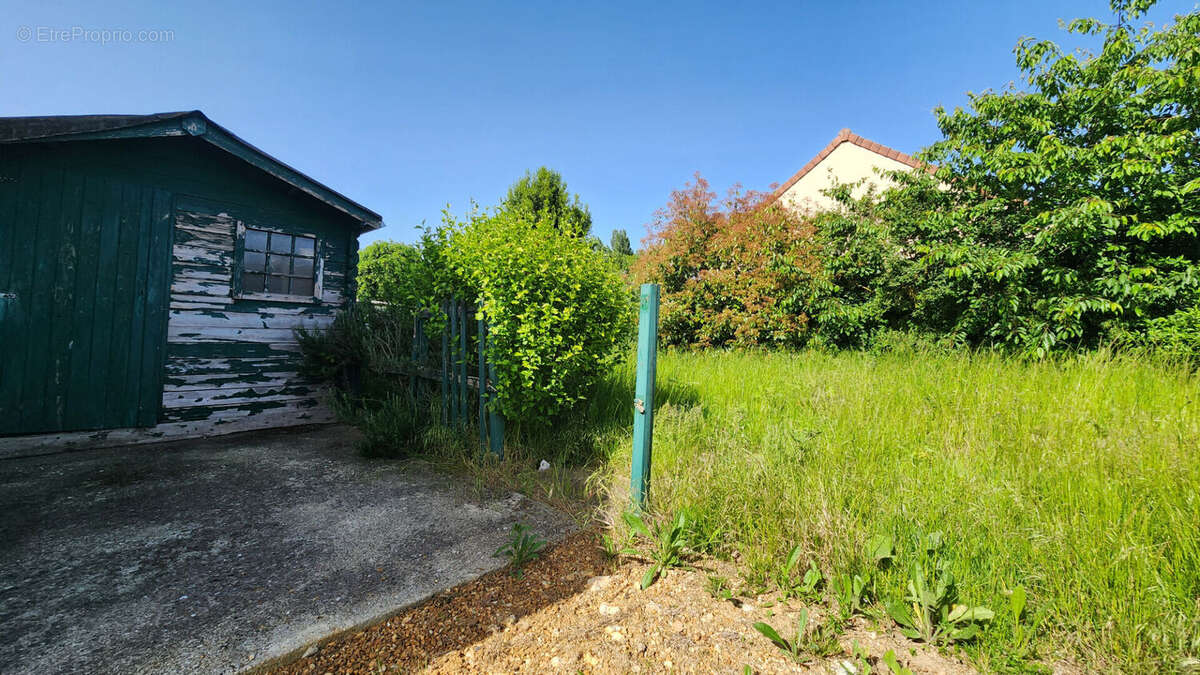 Maison à TREMBLAY-LES-VILLAGES