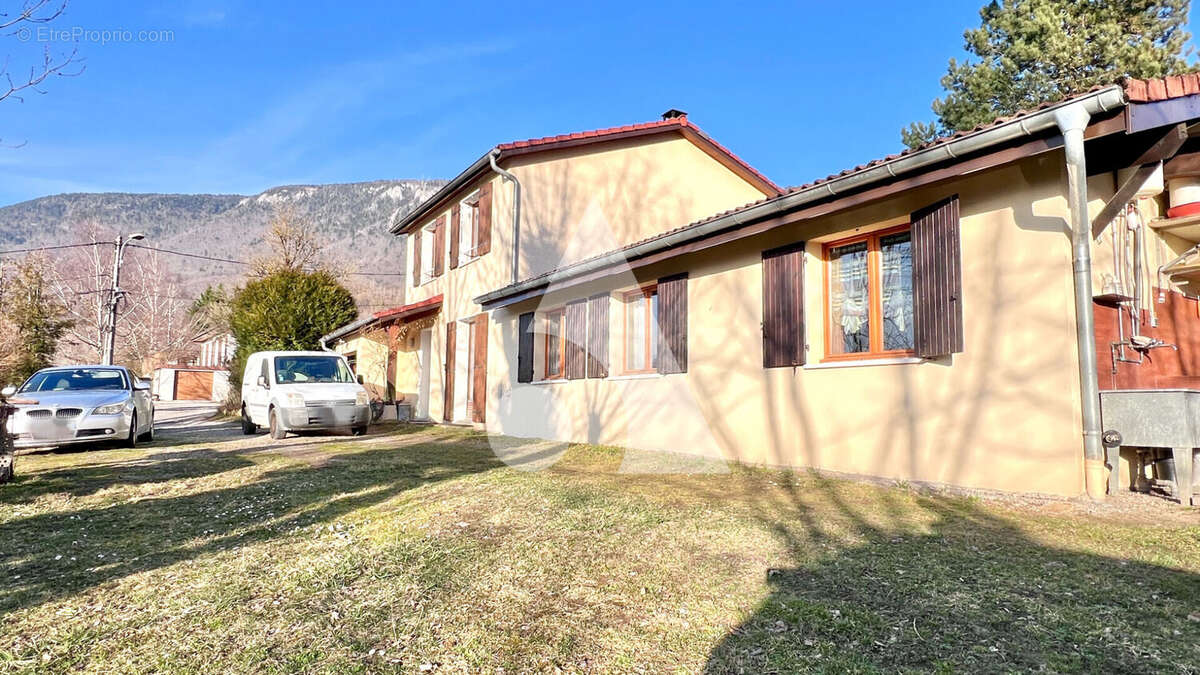 Maison à BELLEGARDE-SUR-VALSERINE