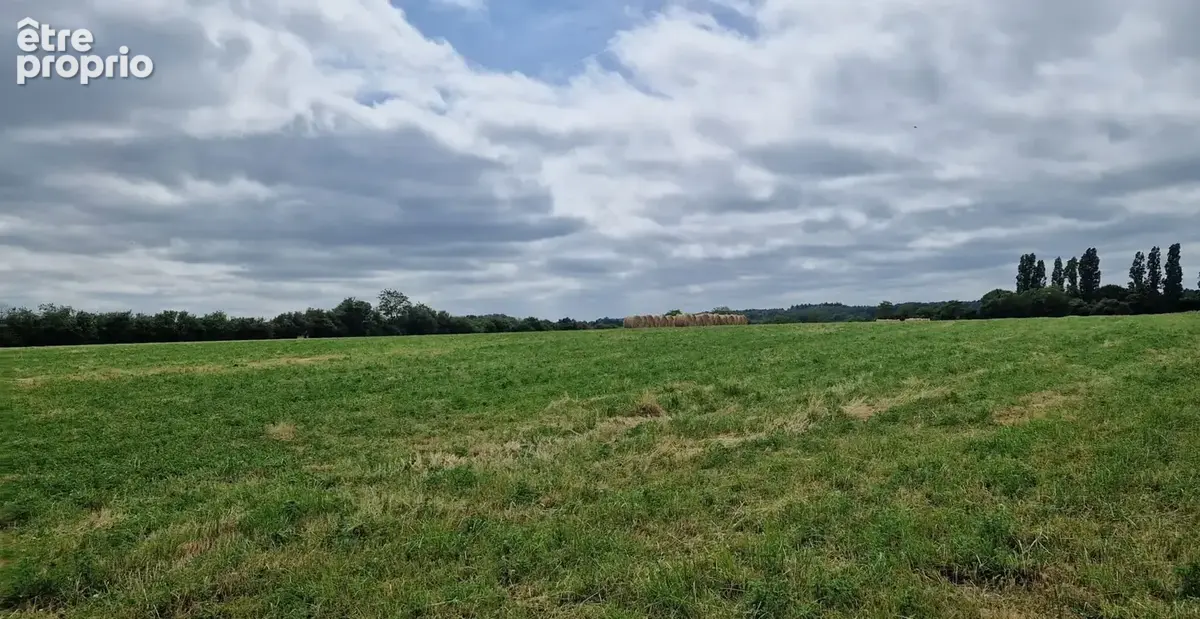 Terrain à AMBILLOU-CHATEAU