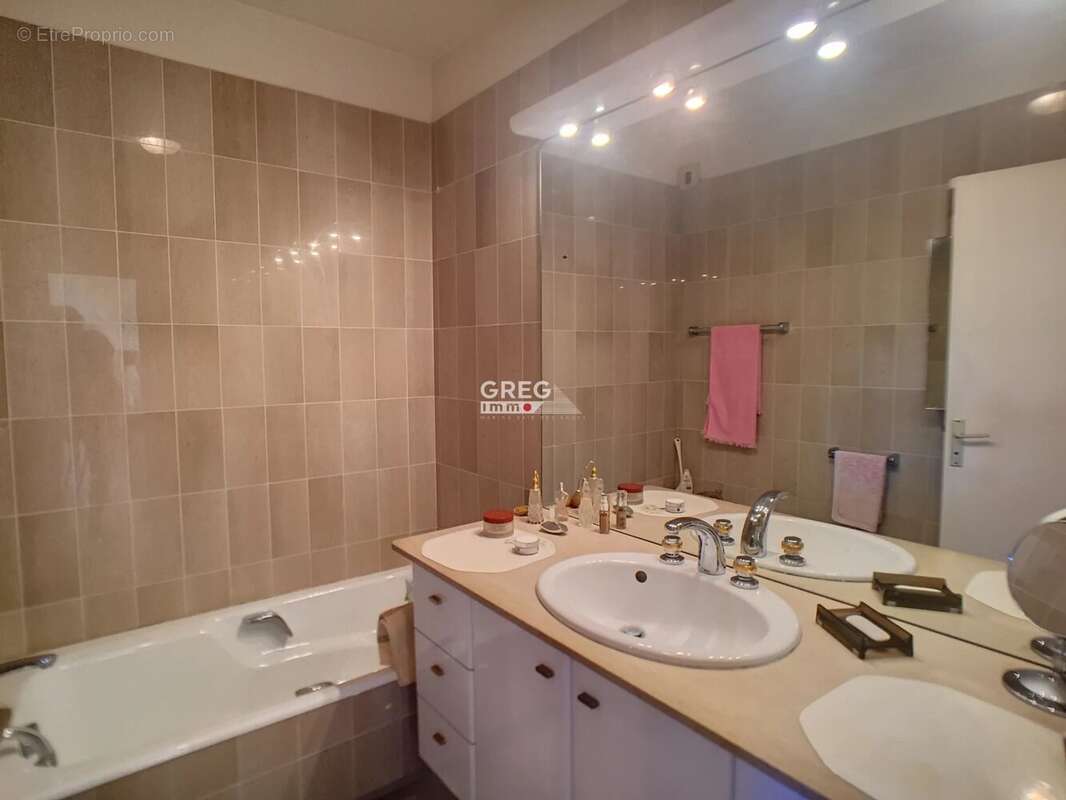 Appartement à VILLENEUVE-LOUBET