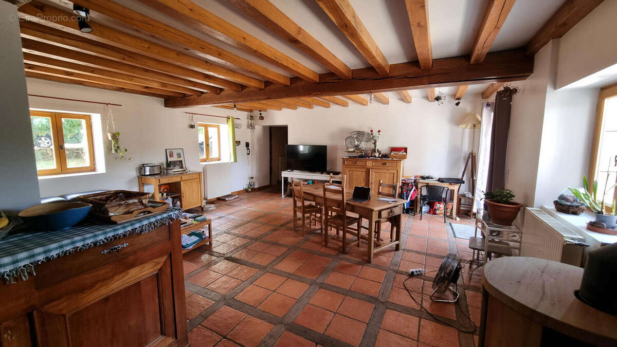 Maison 200 m² à Mareuil  - photo 4