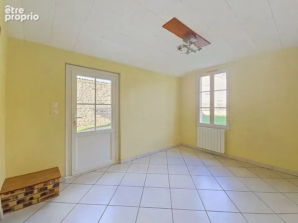 Charmante maison de bourg avec cour , terrasse et  terrain avec vue imprenable sur la campagne - photo 3