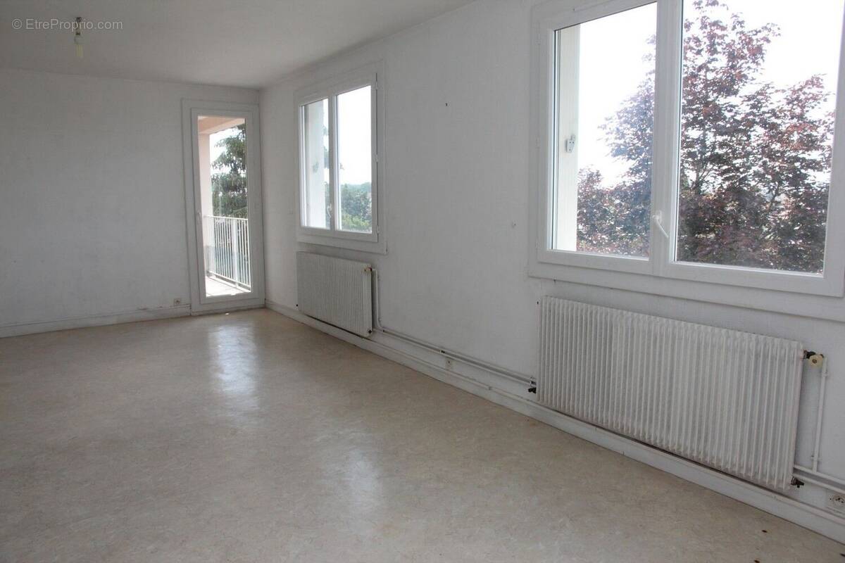 Appartement à CHALETTE-SUR-LOING