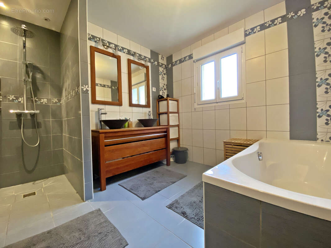 Maison à LEROUVILLE