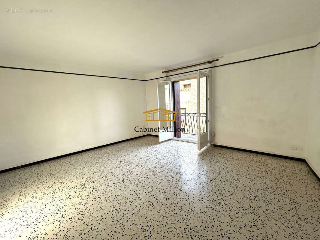 Maison à VIC-LA-GARDIOLE