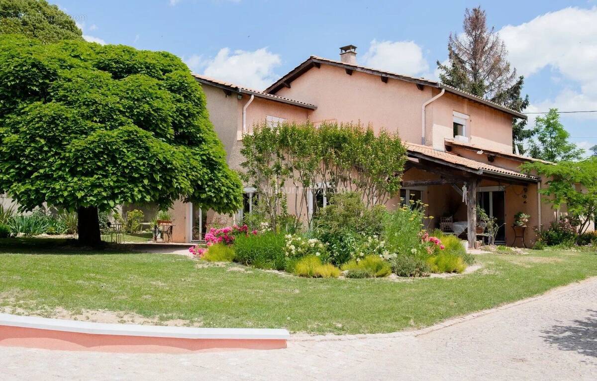 Maison à NEYRON