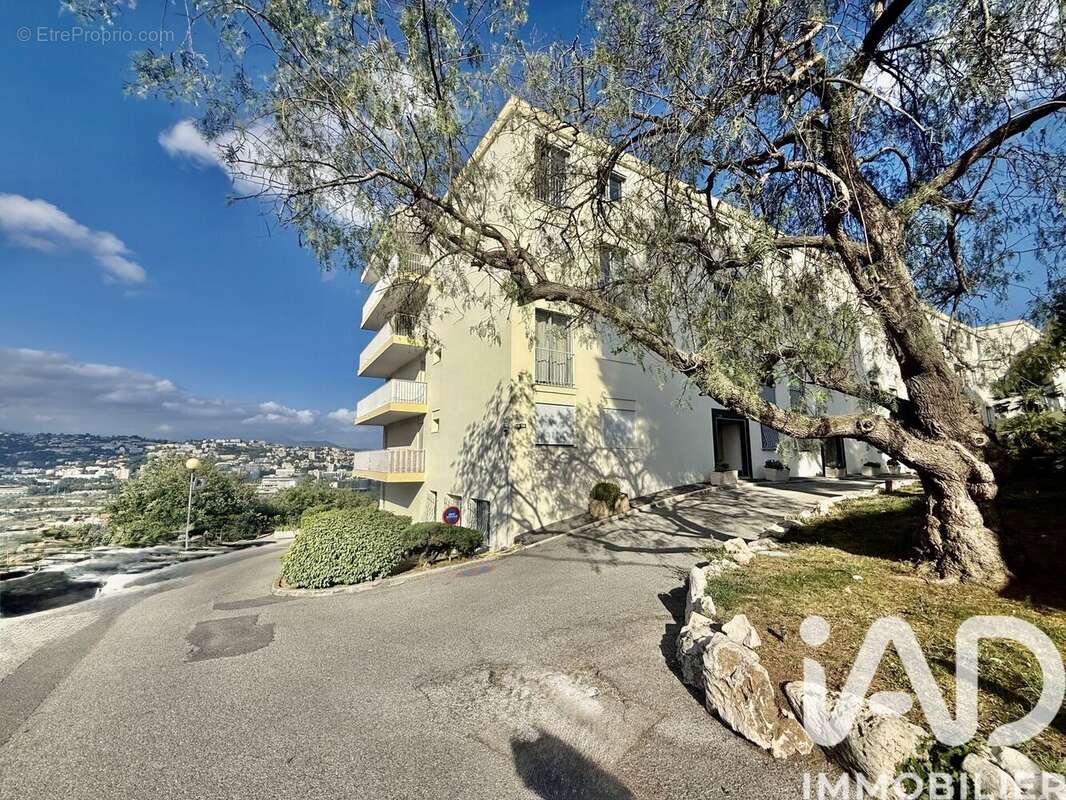 Photo 2 - Appartement à SAINT-LAURENT-DU-VAR
