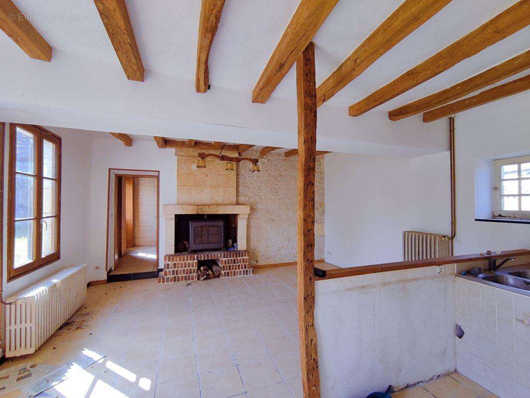 Longère Chaumussay 5 pièce(s) 109 m2 sur 2 Ha - photo 8
