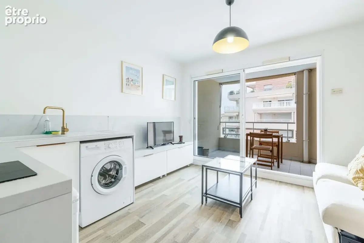 Appartement à VALLAURIS