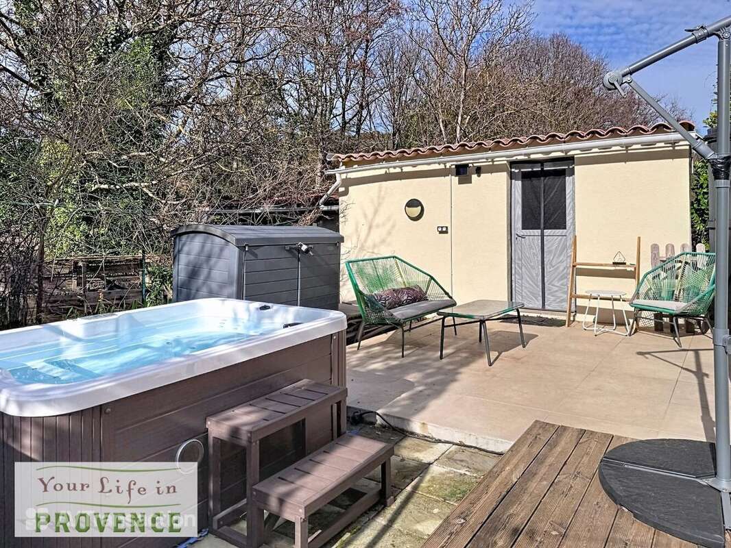 Maison 109 m² à Entrecasteaux  - photo 4