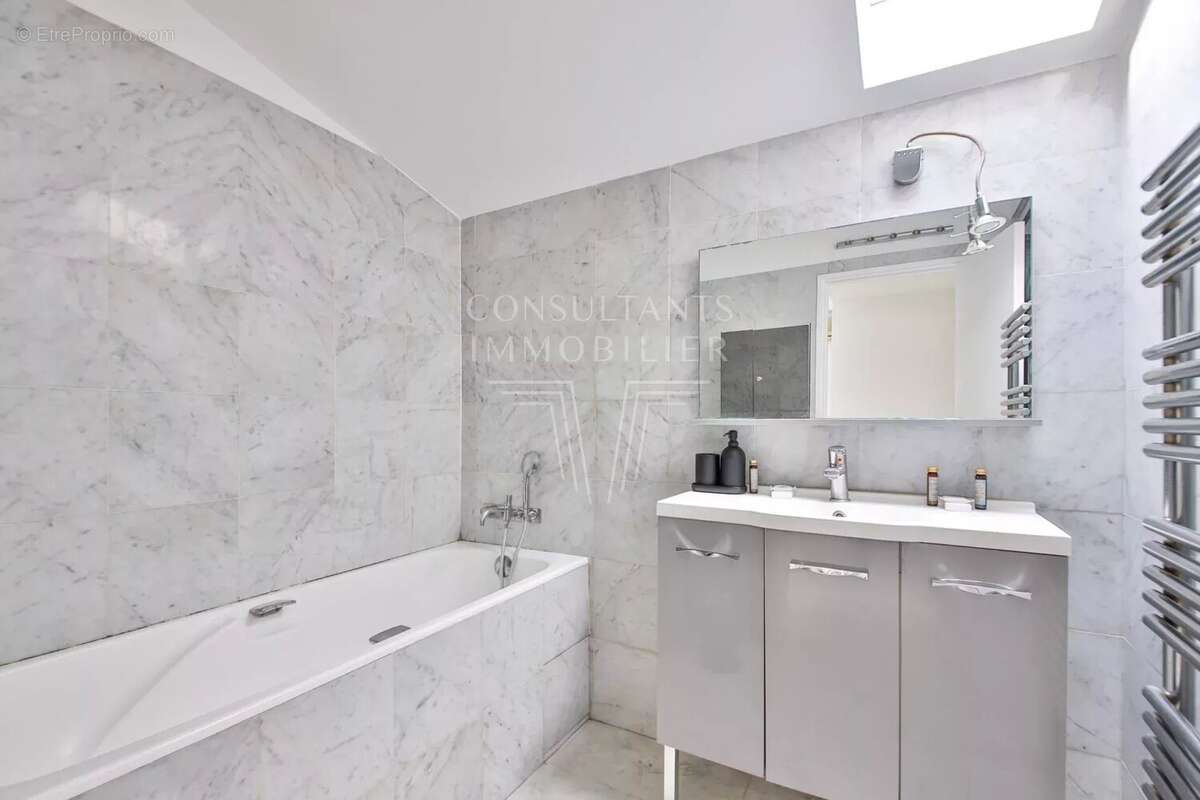 Appartement à PARIS-15E