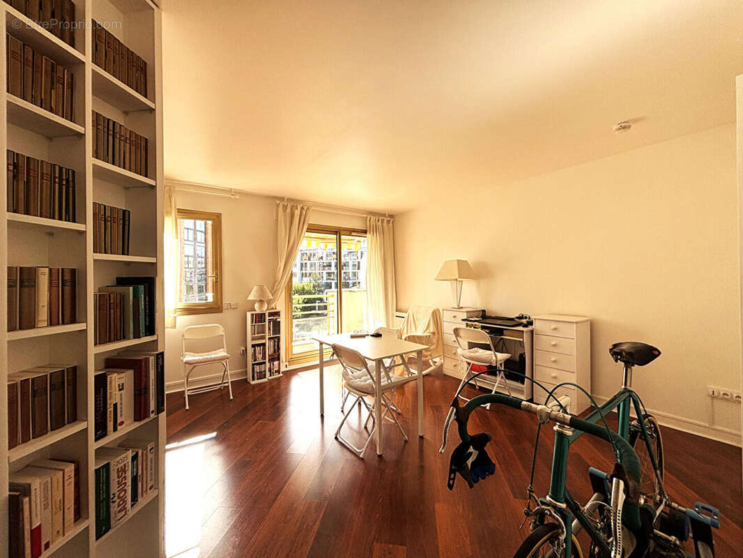 Appartement à LEVALLOIS-PERRET