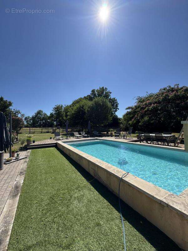 Maison 6 pièces Savigneux - 649000 € - photo 4