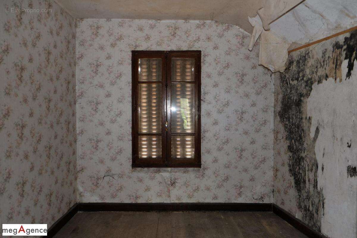 Maison à LAGRAULIERE