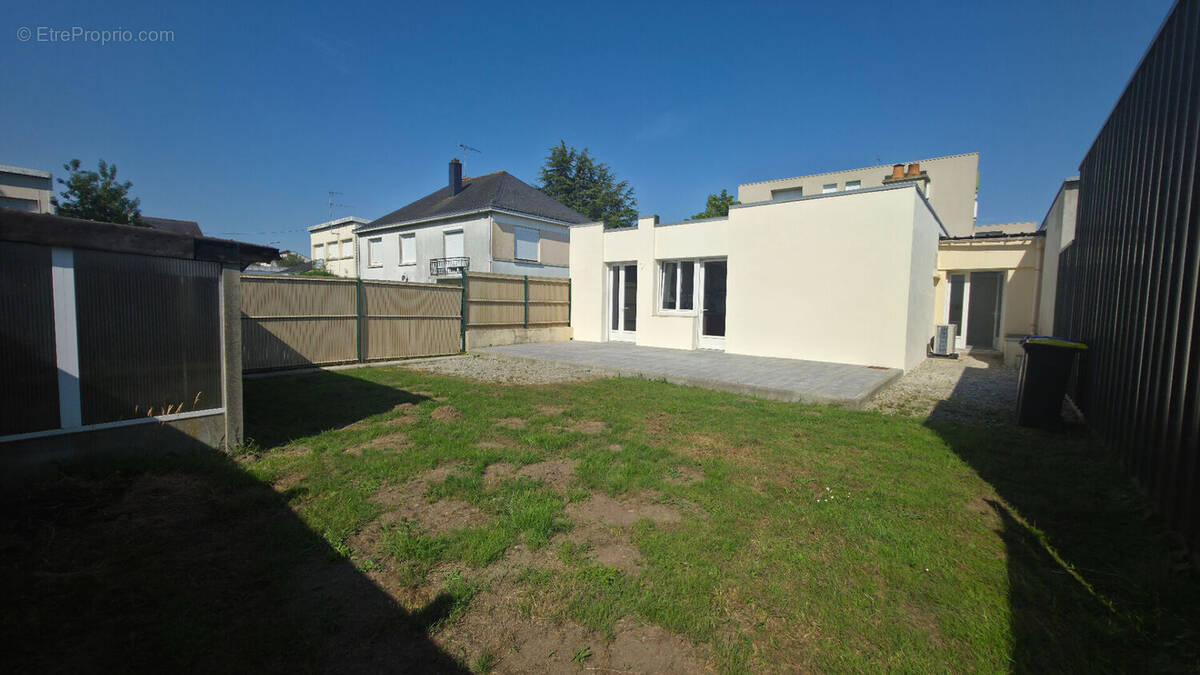 Maison à DONGES