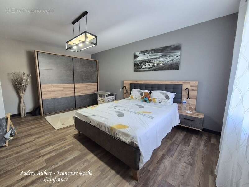 Maison à PUYROLLAND