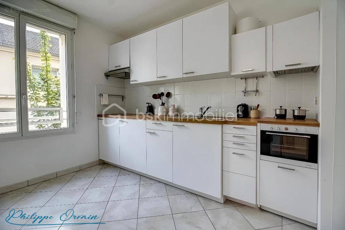 Appartement à LE PLESSIS-BELLEVILLE