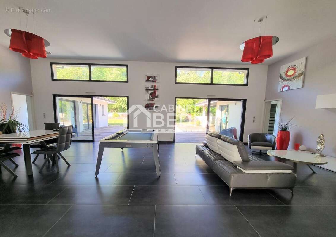 Maison à CASTRES-GIRONDE