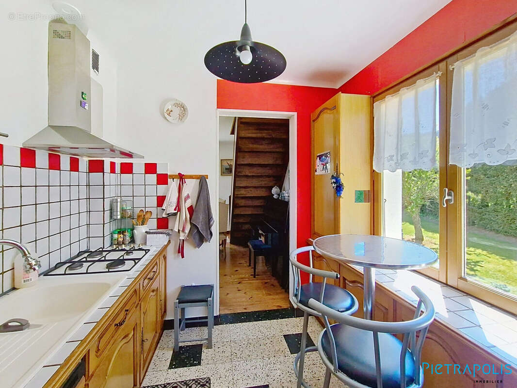 Maison 94 m² à Saint-Just-D'avray  - photo 4
