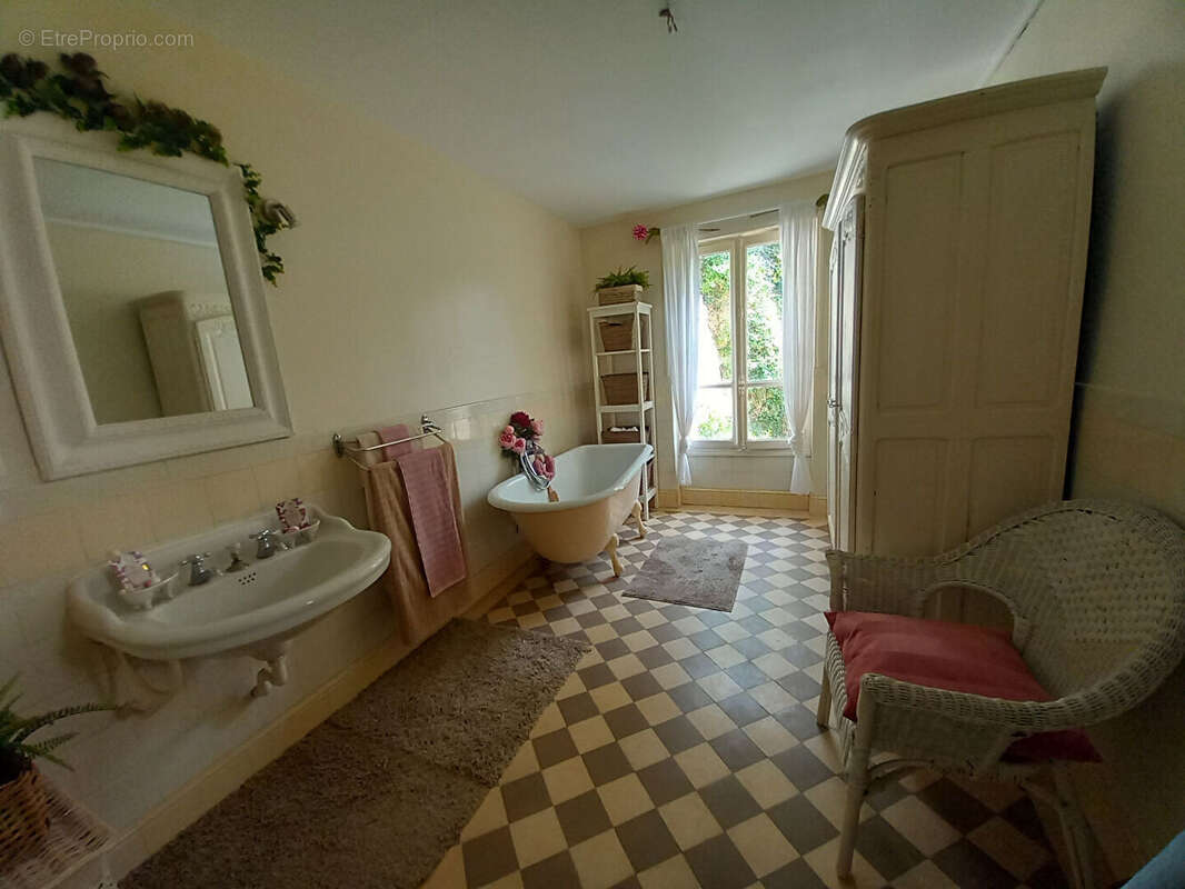 Maison à MONTRICHARD