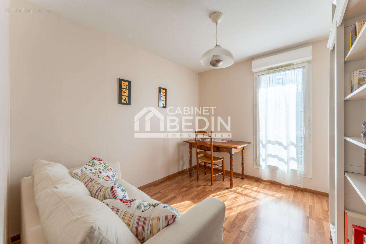 Appartement à PAREMPUYRE