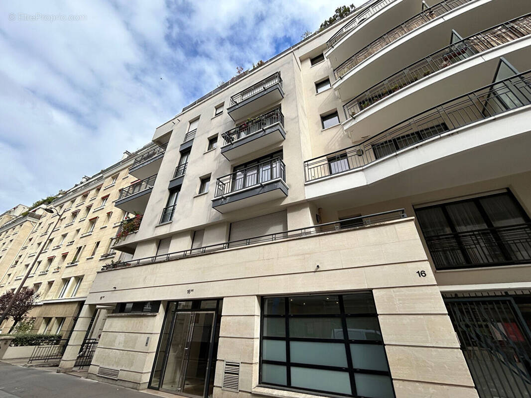 Appartement à PARIS-14E