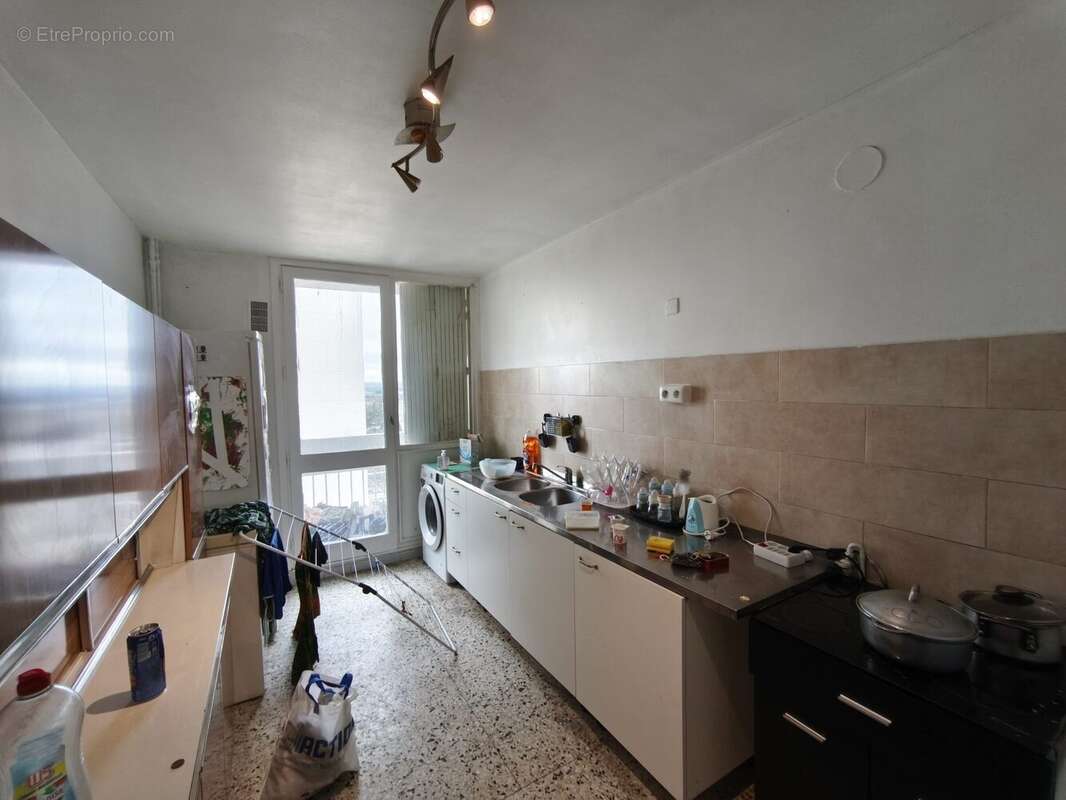 CUISINE - Appartement à NIMES