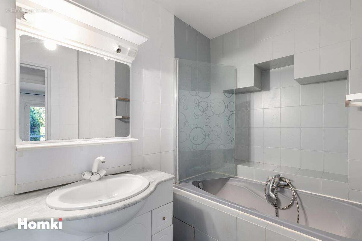 Appartement à VALLAURIS