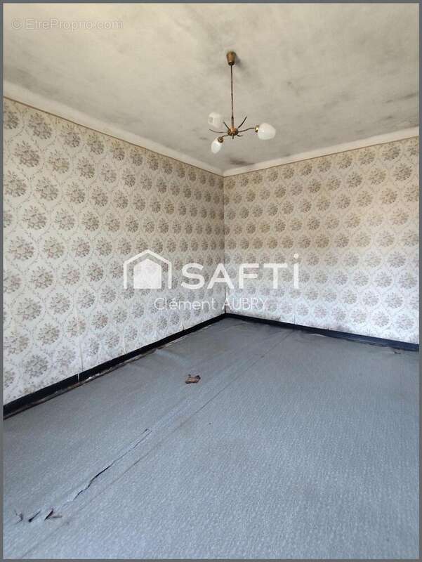 Maison 93 m² à Saint-Pierre-La-Cour  - photo 4