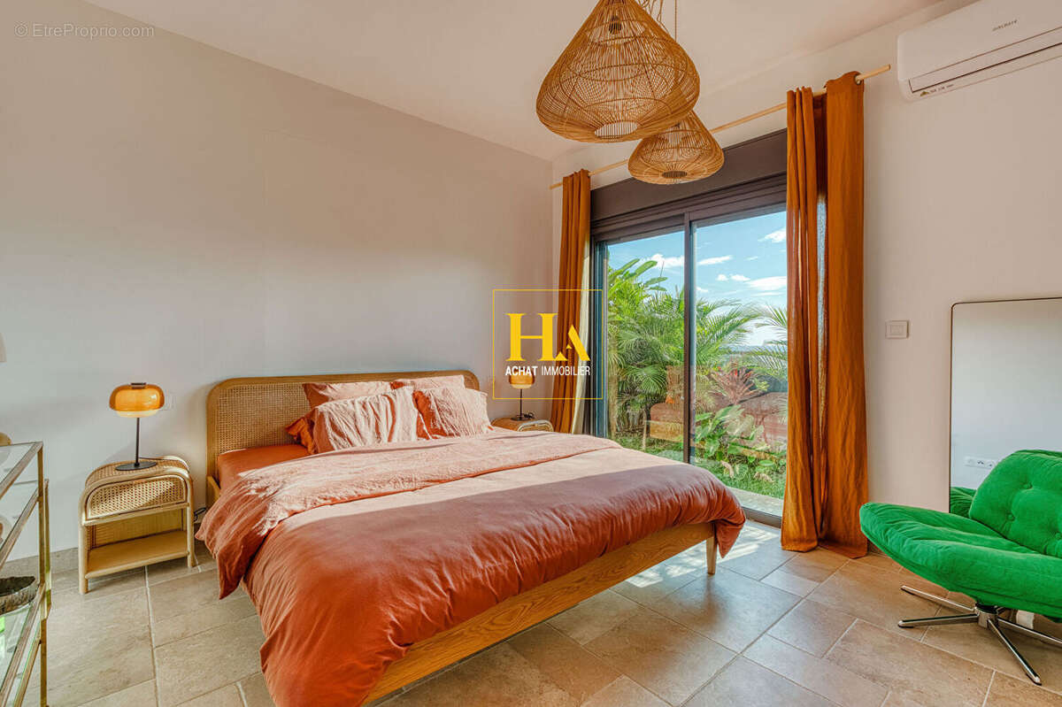 Villa contemporaine 160 m² avec piscine et vue mer ,Terre Sainte, Saint-Pierre - photo 17