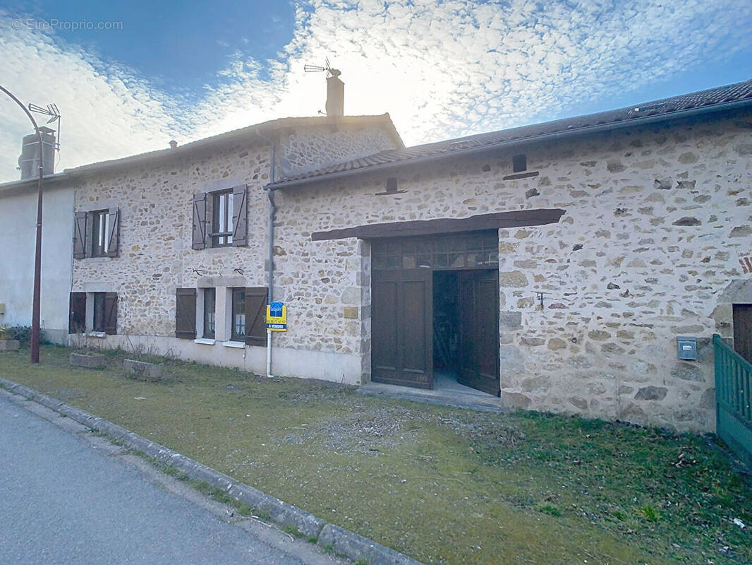 Maison à SAINT-JUNIEN
