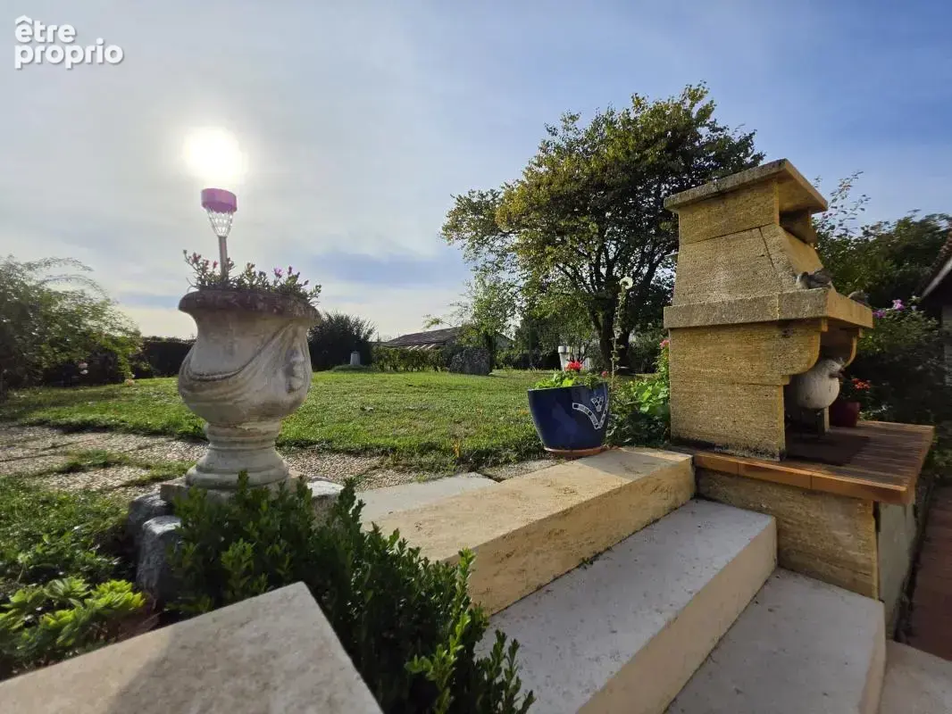 Maison en pierre de caractère à Lamothe-Landerron 214 m², piscine et fort potentiel professionnel - photo 22