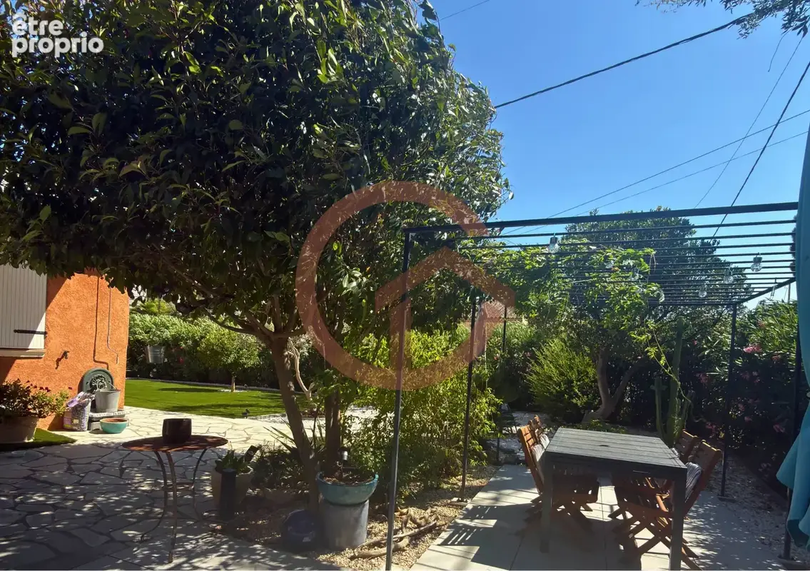 Viager libre   saint-aygulf   villa 158 m2 avec fort potentiel locatif - femme de 92 ans - photo 5
