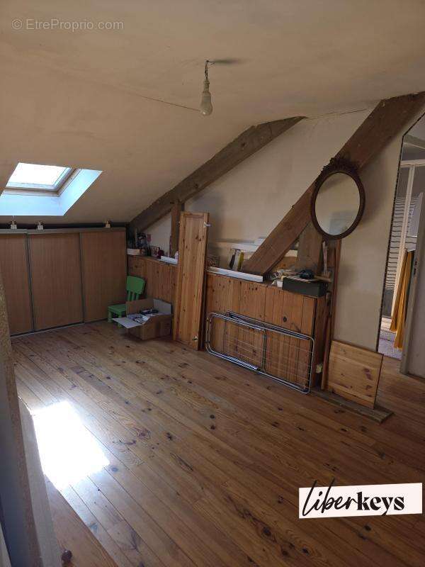 Beau local commercial 130m2 avec Appartement 120 m2 et terrain 3000 m2 - photo 11