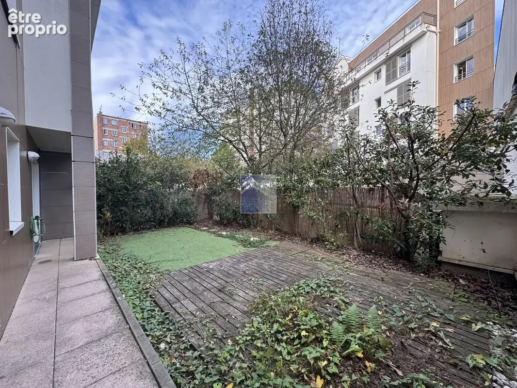 Courbevoie - RDJ - 2 pièces - 55.7m2 - Jardin 49m2- calme absolu ! Cave et Parking - photo 2