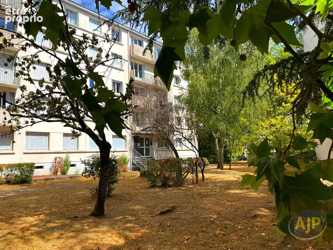 T3 avec balcon, parking et cave - photo 8