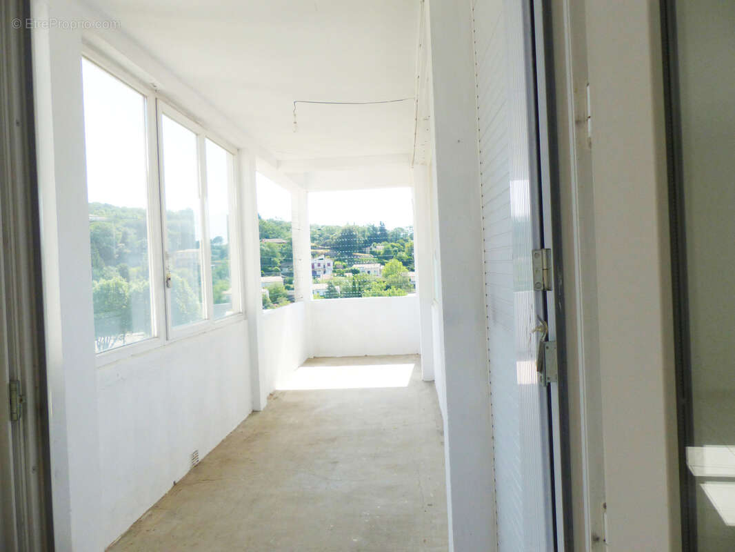 Appartement à LAMALOU-LES-BAINS