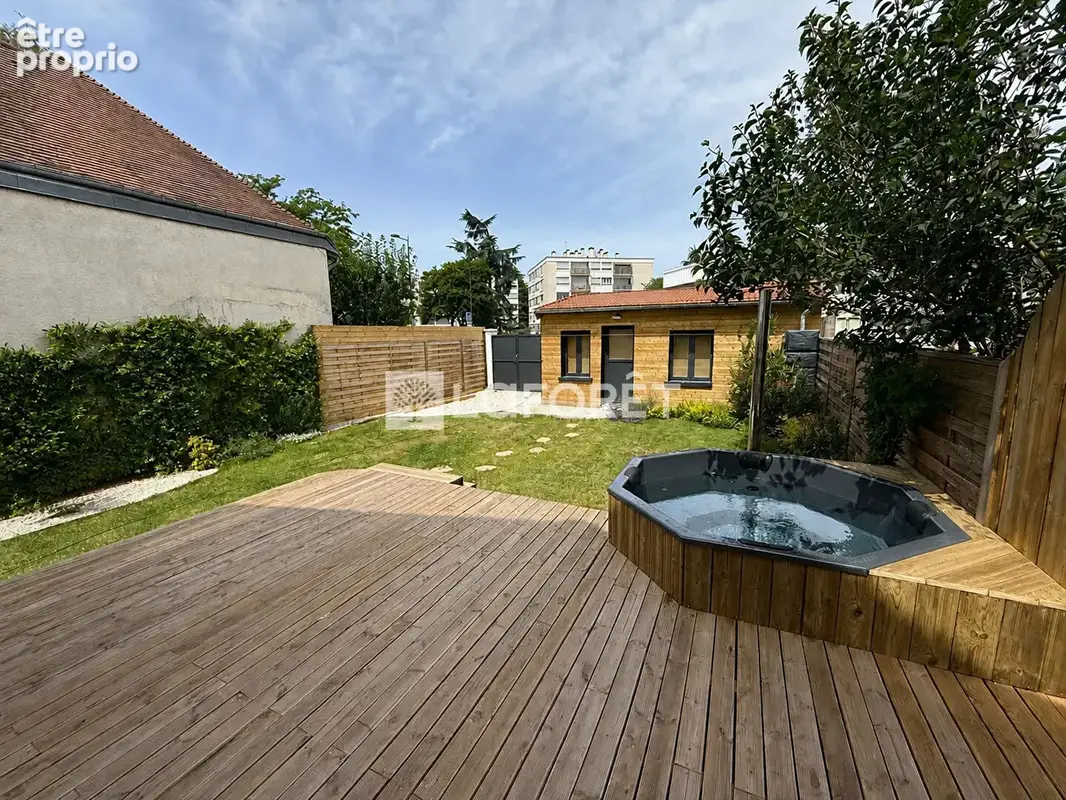 MAISON -  ORMESSON SUR MARNE -  6 pièces 144.4 m2 (surface utile 192m²) - photo 2
