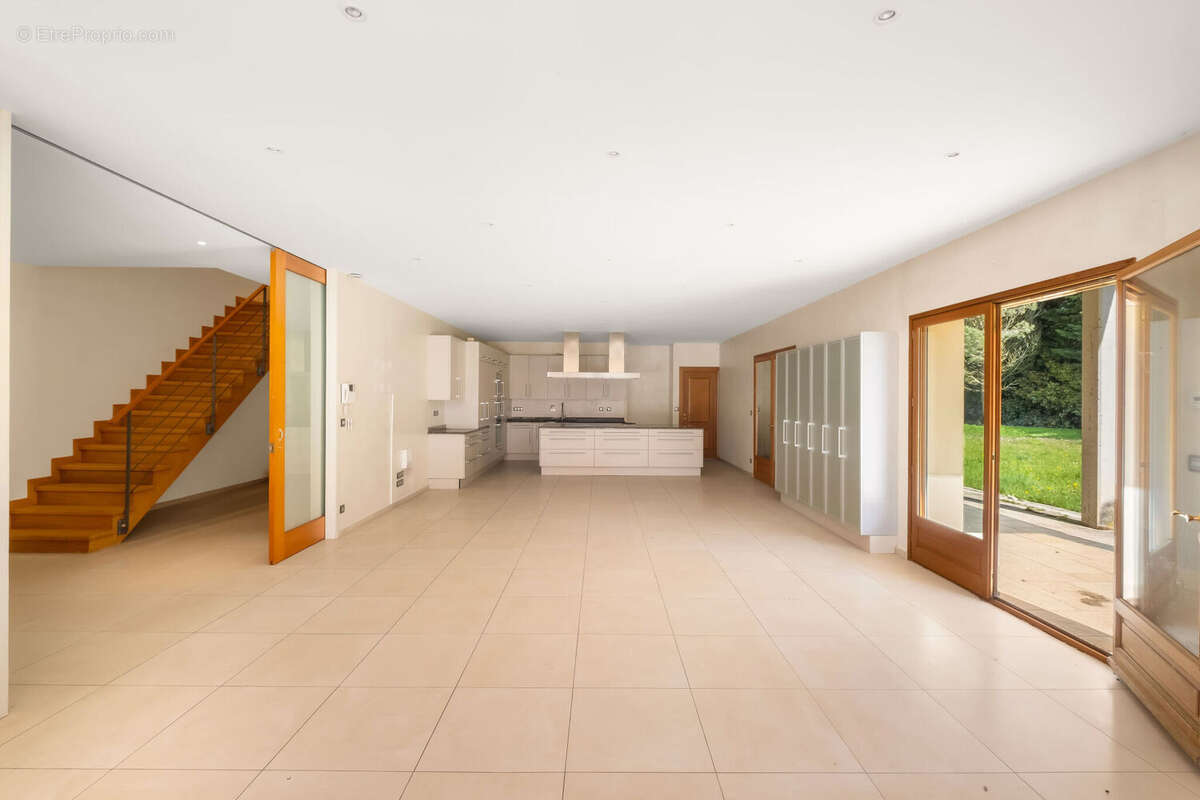 Photo 5 - Maison à SAINT-PIERRE-DE-CHANDIEU