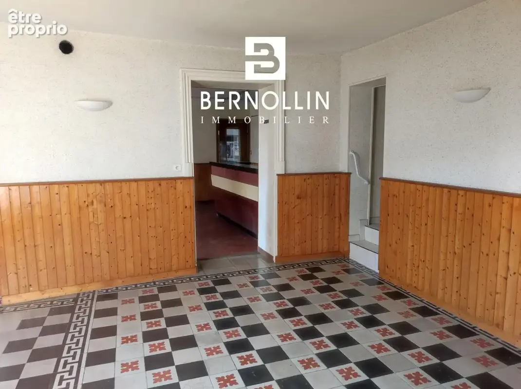 Ensemble immobilier au c?ur de Beaupont avec terrain et location de locaux - photo 9