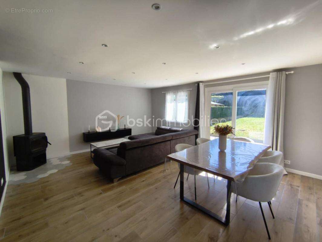 Maison à AIGUEFONDE