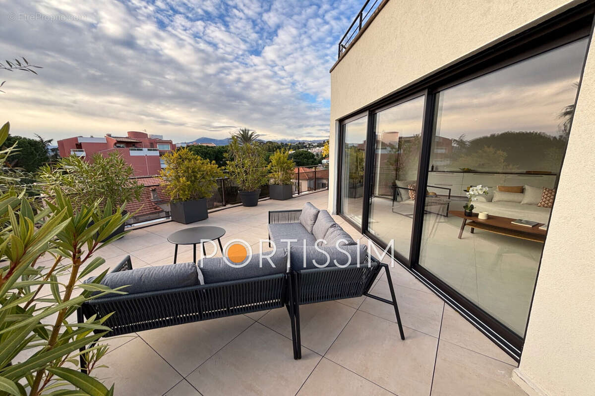 Appartement à SAINT-LAURENT-DU-VAR