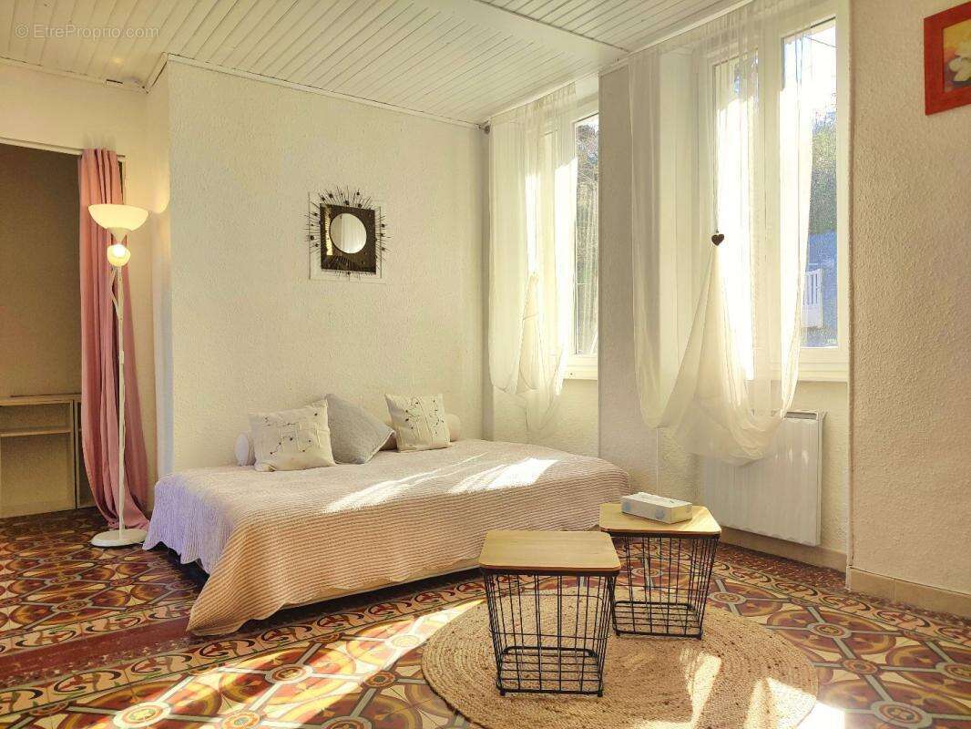 Maison à MOLIERES-SUR-CEZE